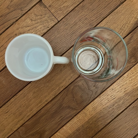 VINTAGE GLASSWARE - Picture 7 of 8